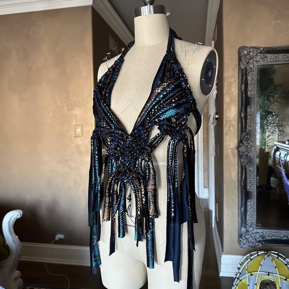 Original GoodVibeGoda Handmade Macramé Rope Black, Blue and Gold Festival Outfit - Picture 3 of 16